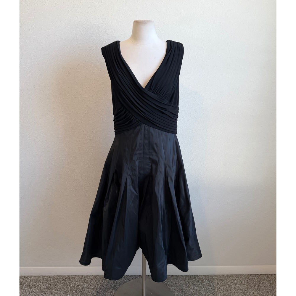 Tadashi Shoji Black Sleeveless Crossover Dress Womens 14 Cocktail Party‎ Pleated